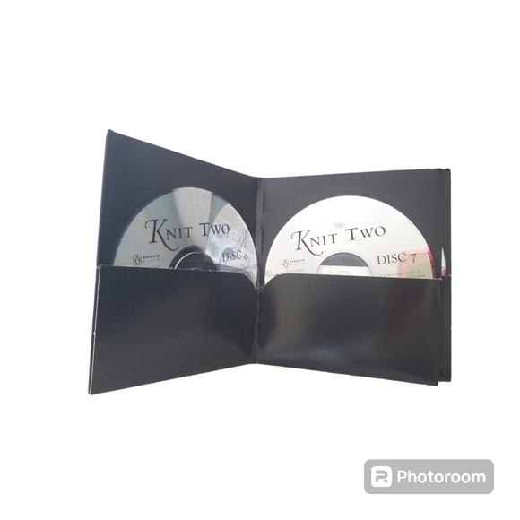 ☕ Knit Two (Friday Night Knitting Club) Audiobook - 9 CDs - Picture 6 of 8